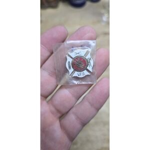 Large VOLUNTEER FIRE DEPARTMENT Shield V.F.D. Pin Lapel Hat Badge 1.5"